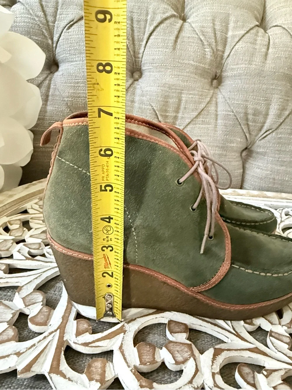 OluKai Olive Green Suede Wedge Ankle Booties Tan Trim Women’s 10